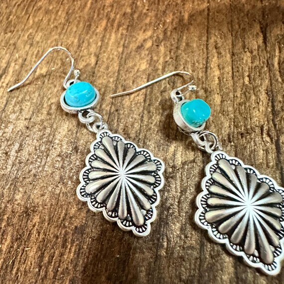 アクセサリー Navajo Turquoise Concho Earring Concho Turquoise Drop Earrings, Southwestern Chic Design, Ships in