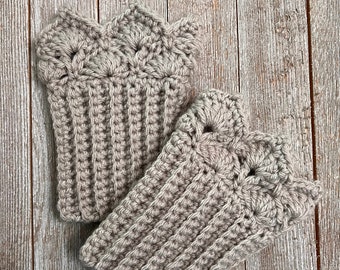 Jasnobrązowe mankiety do butów krótkich z obramowaniem Prairie Points