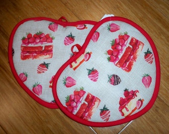 Heart Shaped Hand Saver Pot Holder Oven Mitt, Heat Resistant w/ Insul-Brite, Set of 2, Strawberry Short Cake, Chocolate Covered Strawberries
