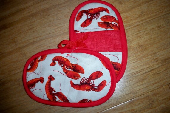 Fingertip Oven Mitts, Potholders, Pot Pinchers, Insul-Brite Lined for Heat Resistance, Homemade, Kitchen Deco, Lobsters on Cream