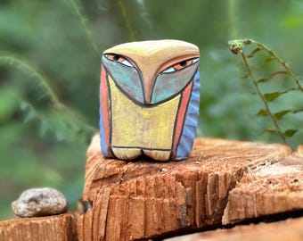 Escultura de búho de arcilla hecha a mano, figura de cerámica esmaltada de colores, un regalo único y conmovedor para familiares, amigos y amantes de la naturaleza.