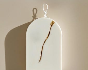 Kintsugi Arch Soy Candle: Minimalist Gold Decor