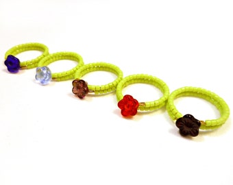 Women's Flower Ring, Size 8 - 9 Flexible Memory Wire with Glass Beads, Choice of Colors
