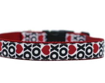 1 Inch Wide Dog Collar with Adjustable Buckle or Martingale in XOXO