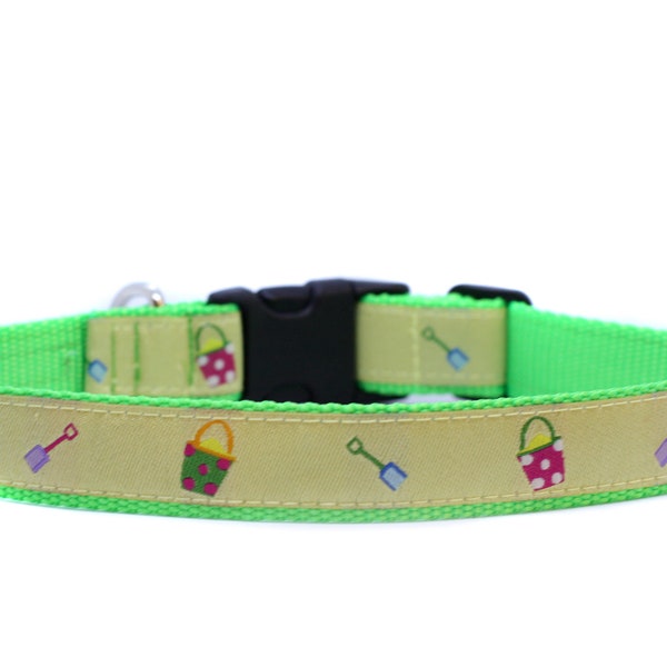 1 Inch Wide Dog Collar with Adjustable Buckle or Martingale in Beach Day