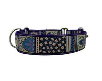 Breite 3 cm Schnalle oder Martingale Hundehalsband in Lila Bits