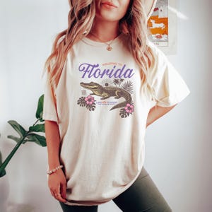 Welcome to Florida Alligator T-Shirt, Vintage Florida Graphic Tee, Florida Souvenir Shirt, Retro Alligator Design, Cute Travel Tee for Women