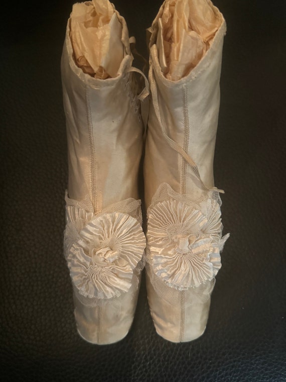 Beautiful Antique Silk Fancy Boots