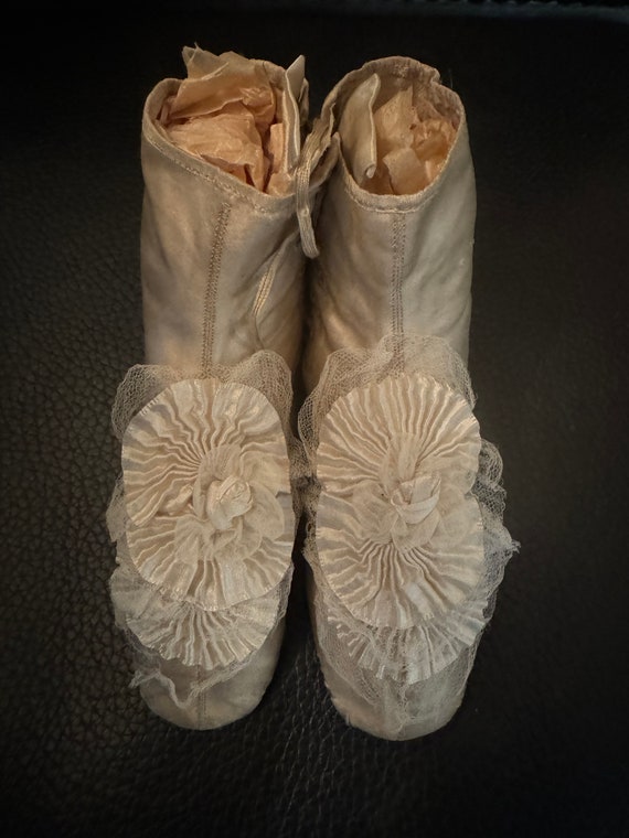 Beautiful Antique Silk Fancy Child Size Boots - image 1