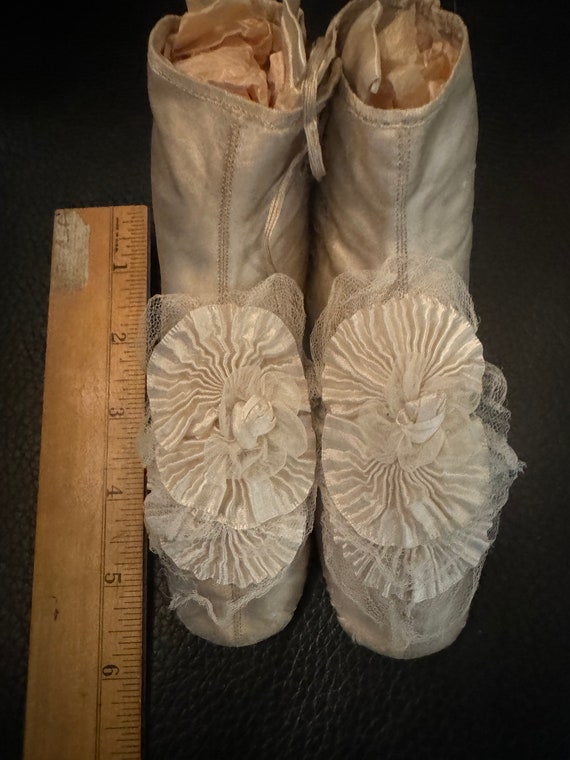 Beautiful Antique Silk Fancy Child Size Boots - image 6