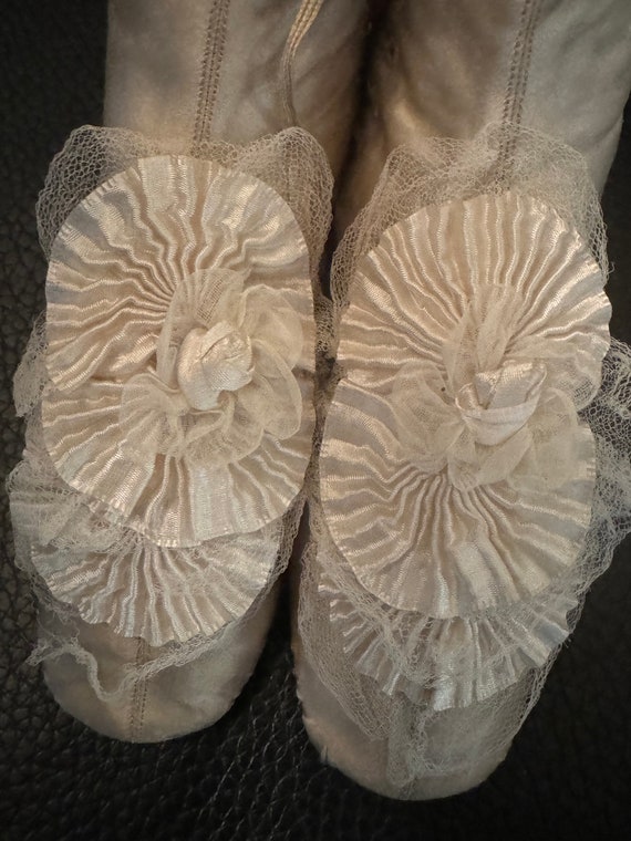 Beautiful Antique Silk Fancy Child Size Boots - image 2