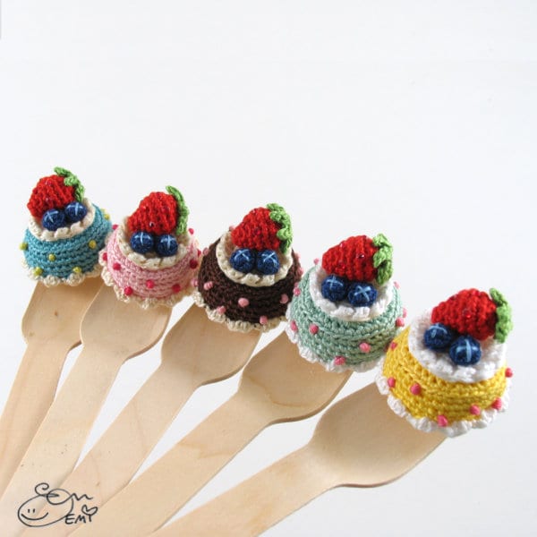 PDF Amigurumi / Crochet Pattern Amigurumi dessert bijoux Berries N’ Cream Cake Ring CP-15-3252