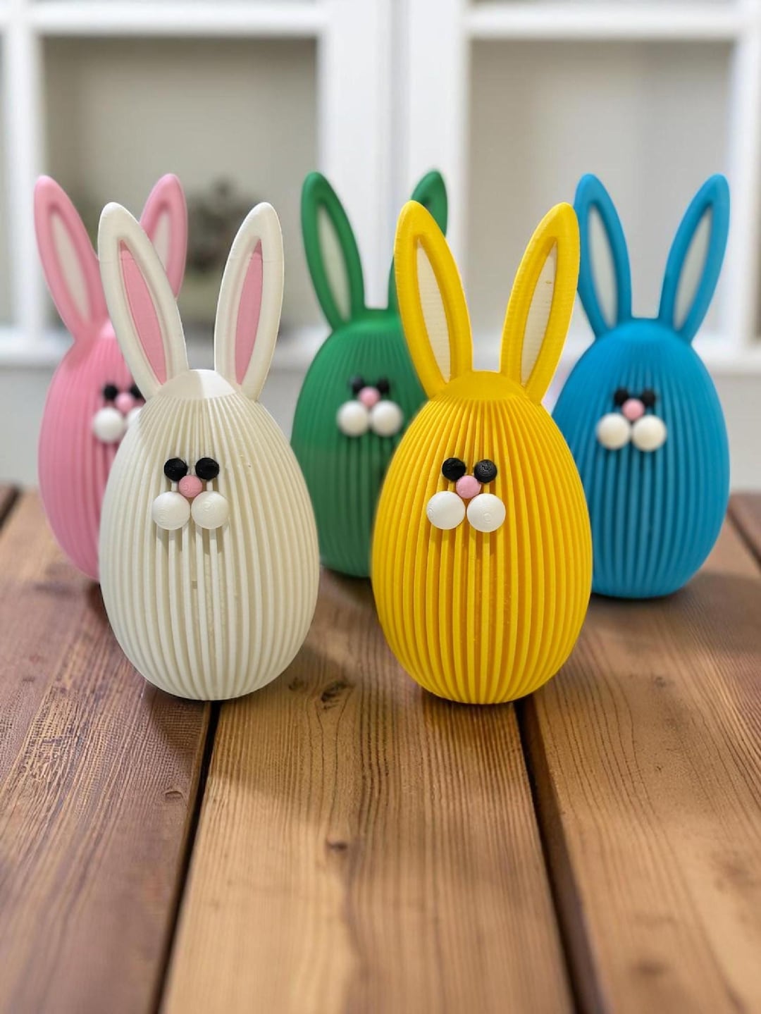 イースターバニーオーナメント：カラフルな春の置物 - 5つの季節の色