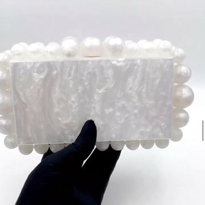 Witte parelmoer acryl clutch / avondtasje / Luxe bruiloftstasje / clutch bruidsmeisje / clutch voor schoolfeest / handtas verjaardag /