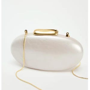 Parelwitte acryl clutch | Witte bruiloft clutch | Schoolbalkoppeling | Luxe avondtasje | Avondtasje | Parelmoerwitte clutch