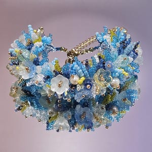 Flower Beaded Bracelet, Floral Bracelet,  Colorful Flower Bracelet, Handmade Jewelry, Summer bracelet, Blue & yellow bracelet, Gift for her