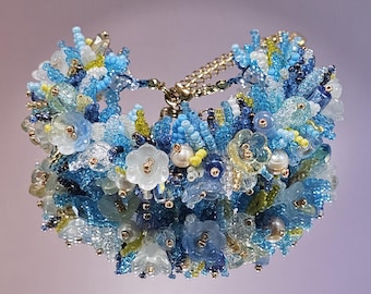 Flower Beaded Bracelet, Floral Bracelet,  Colorful Flower Bracelet, Handmade Jewelry, Summer bracelet, Blue & yellow bracelet, Gift for her