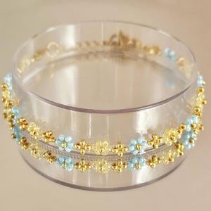 Gentle flower bracelet blue and yellow, Beaded Flower Bracelet, Daisy Bracelet - Gift for Her