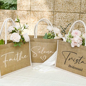 Sac fourre-tout en toile de jute, sac cadeau fourre-tout personnalisé, sacs de paille personnalisés, sac de douche nuptiale, cadeau de mariage pour elle, sac de plage en jute, proposition de demoiselle d’honneur