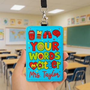 Your Words Matter Ausweishalter - Personalisierter SLP-Namensanhänger, farbenfroher Logopäden-ID-Clip, Geschenk für Lehrer, Erzieher