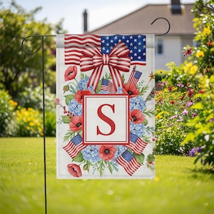 Custom Letter Patriotic Garden Flag, 4th of July Floral Monogram Yard Decor, USA Flag Wreath Outdoor Sign, Independence Day Decoration