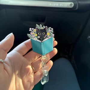 Bobine de badge fleurs sauvages livre chat noir, bobine de badge chat, bobine de badge fleurs sauvages, cadeau pour amoureux des plantes, cadeau porte-pièce d'identité, cadeau pour infirmière, livresque