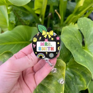 Personalized Teacher Badge Reel - Retro Black Glitter Apple ID Holder with Name - Cute Rainbow Star Smiley Back to School Gift, Teacher Gift