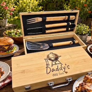 Vaderdag BBQ-cadeau voor papa, gepersonaliseerde BBQ-gereedschapset, gegraveerde houten BBQ-koffer, aangepaste grillset voor papa, opa, echtgenoot