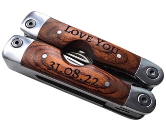 Multiherramienta grabada personalizada con funda: regalo personalizado para él, camping, pesca, bricolaje, padrinos de boda y el Día del Padre.