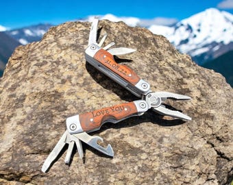 Multiherramienta grabada personalizada con funda: regalo personalizado para él, camping, pesca, bricolaje, padrinos de boda y el Día del Padre.