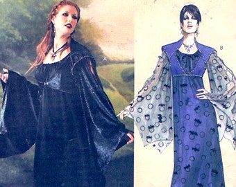 Può includere: Due abiti maxi da donna con maniche lunghe e scollo alto. L'abito a sinistra è nero con un'sovrapposizione trasparente e l'abito a destra è viola con un'sovrapposizione trasparente con un motivo a pipistrello.