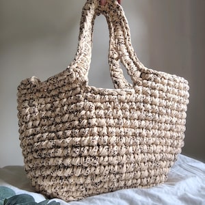 Sac fourre-tout au crochet, Sac au crochet fait-main, Sac cabas XXL en coton à petits motifs fleurs
