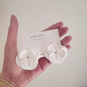 Flower earrings - White flower earrings - Blue flower earrings → Yellow flower earrings