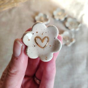 Worry stones ceramic flower, Ceramic stone, Anti-stress pebble, Flower-shaped calming stone with gold leaf