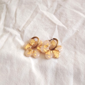 Gold flower hoop earrings in stainless steel - Flower tassel hoop earrings - Gold flower earrings - Interchangeable flower hoop earrings