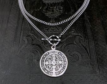 St Robert Southwell Religious Round Medal Silver Tone Pendant with Rhinestones