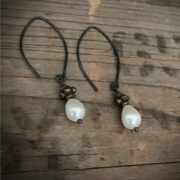 Rustic Pearl Earrings, Oxidized Silver, Long Pearl, Oval Hook, White and Black Earrings, Handcrafted Jewelry, Dangle Pearl Drop, ViaLove