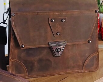 Original leather handmade bag. It was produced exclusively by hand in our workshop, without using any machinery.