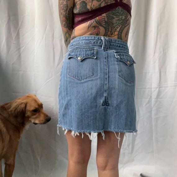 levi’s classic blue jean skirt - image 3