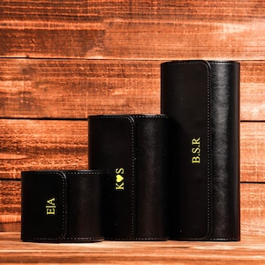 Luxe zwart lederen horlogerol, gepersonaliseerde leren horlogekast, aangepaste reishorlogedoos, cadeaus bruidsjonkers, cadeau voor papa, Vaderdagcadeau