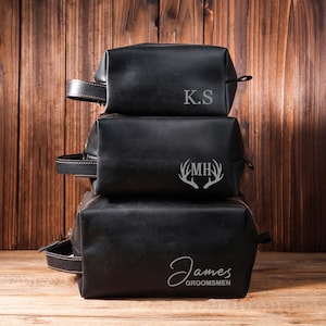 Trousse de voyage personnalisée en cuir gravée au laser pour cadeau petit ami, trousse de toilette personnalisée pour cadeau de garçon d'honneur, cadeau de mariage pour lui