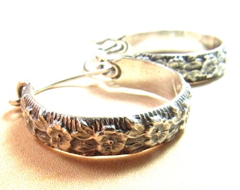 Blommiga örhängen i sterlingsilver, silversmedssmycken med blommönster för vardagsbruk