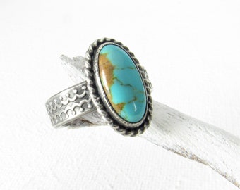 Size 7 Turquoise Ring, Patterned Sterling Silver Band, Southwest American Turquoise Jewelry