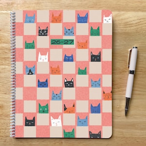 2026-2027 Animal Spiral Planner: Checkerboard Kitty Cats, 8.5x11in, August start