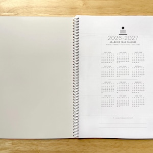 2026-2027 Wavy Checkerboard Planner, 8.5x11, Colorful Teen Gift Bild 6