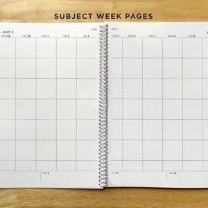 2026-2027 Wavy Checkerboard Planner, 8.5x11, Colorful Teen Gift Bild 9