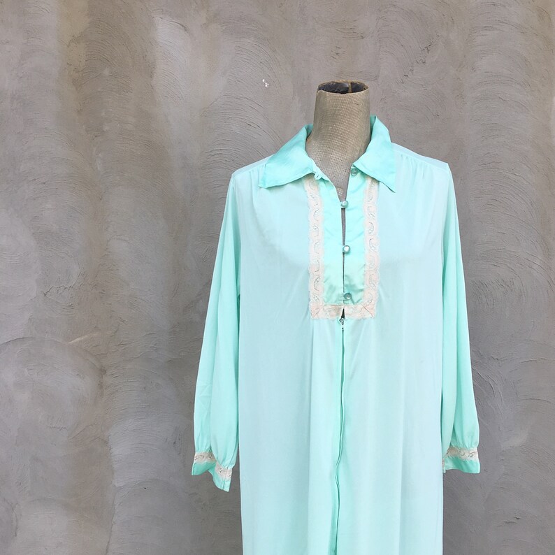 Vintage 1960s Mint Green Floor Length Night Gown Size M/L image 2