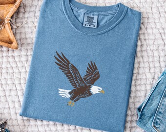Vintage Bald Eagle Comfort Colors T-shirt, Cottagecore Distressed Bird Tee, Retro Bird Lover Shirt, Boho Floral Apparel, 250 USA Anniversary