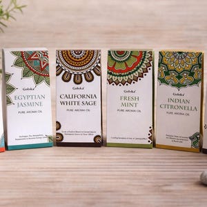 Peut inclure: Panneau en bois rustique avec l'inscription "Welcome to our home" en lettres blanches. Le panneau présente une finition vieillie et un design simple et accueillant, idéal pour la décoration de porte.