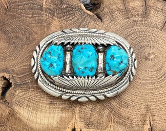 Fibbia per cintura Zuni in argento sterling e turchese a tre pietre, anni '70, di ROBERT & BERNICE LEEKYA.